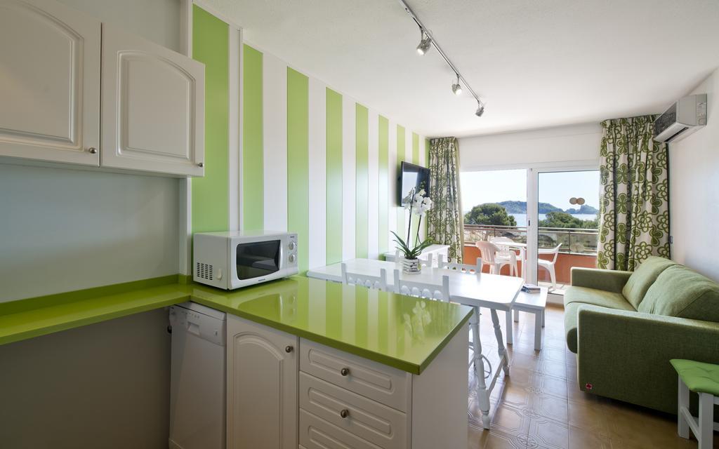 Apartamentos Salles Beach L'Estartit Room photo